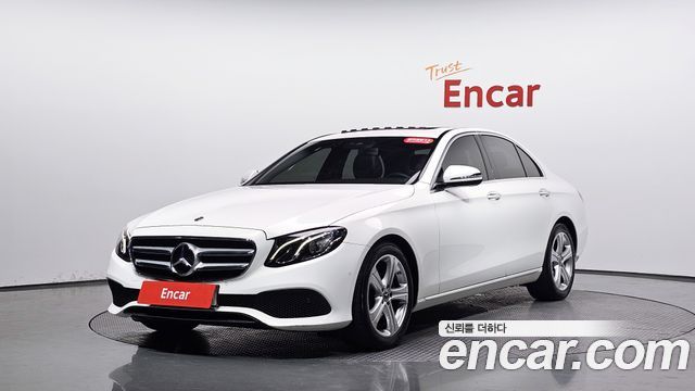 Mercedes-Benz E-Class 2018 — photo 31