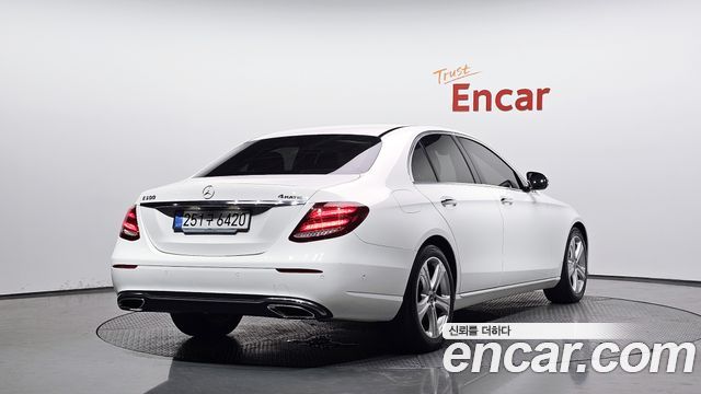 Mercedes-Benz E-Class 2018 — photo 2