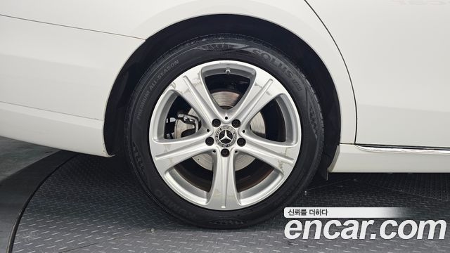 Mercedes-Benz E-Class 2018 — photo 5