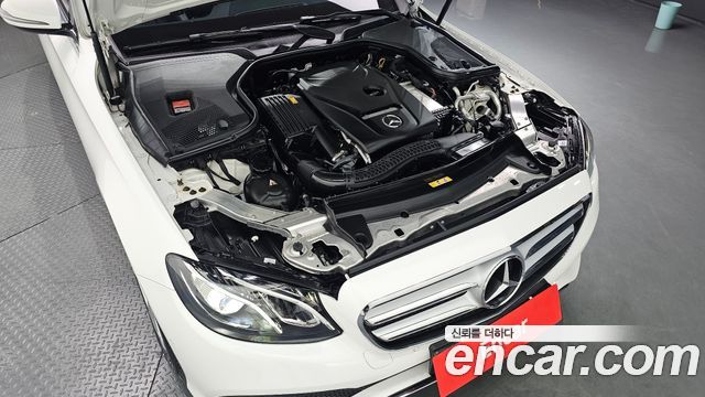 Mercedes-Benz E-Class 2018 — photo 6