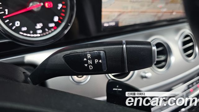 Mercedes-Benz E-Class 2018 — photo 12