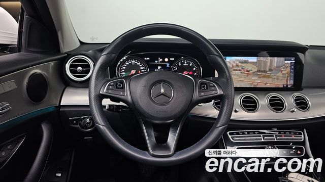 Mercedes-Benz E-Class 2018 — photo 19