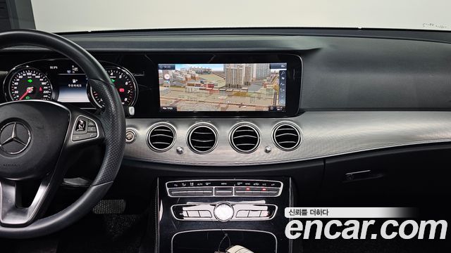 Mercedes-Benz E-Class 2018 — photo 21