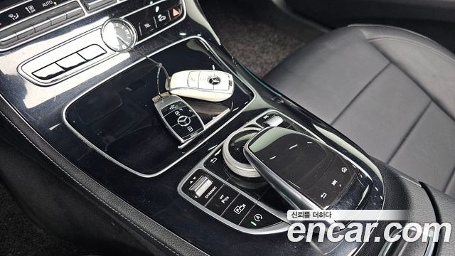 Mercedes-Benz E-Class 2018 — photo 23