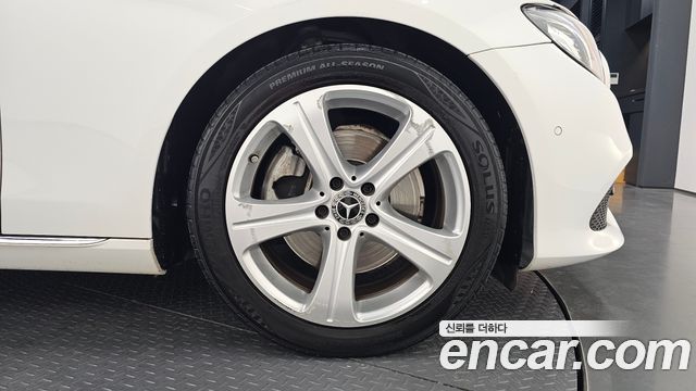 Mercedes-Benz E-Class 2018 — photo 7