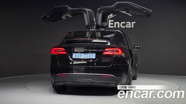 Tesla Model X 2026 — photo 4