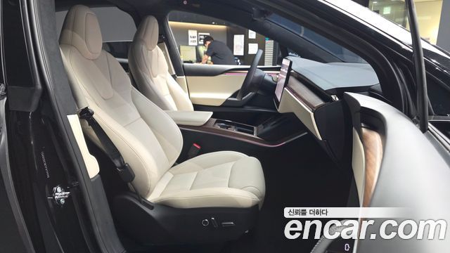 Tesla Model X 2026 — photo 11