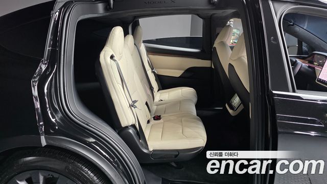 Tesla Model X 2026 — photo 12
