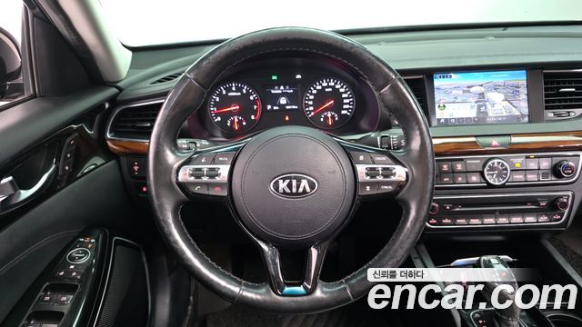 Kia K7 2016 — photo 12