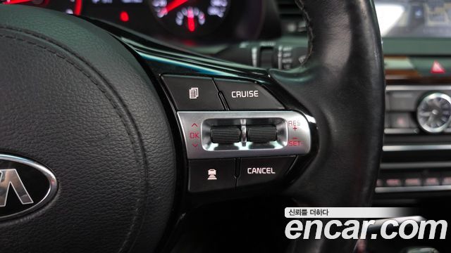 Kia K7 2016 — photo 17
