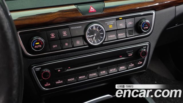 Kia K7 2016 — photo 18