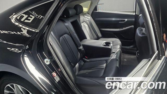 Hyundai Sonata 2022 — photo 11