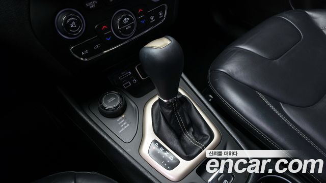 Jeep Cherokee 2016 — photo 9