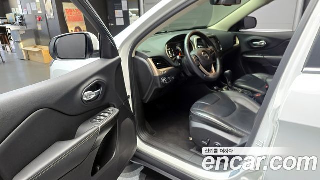 Jeep Cherokee 2016 — photo 10
