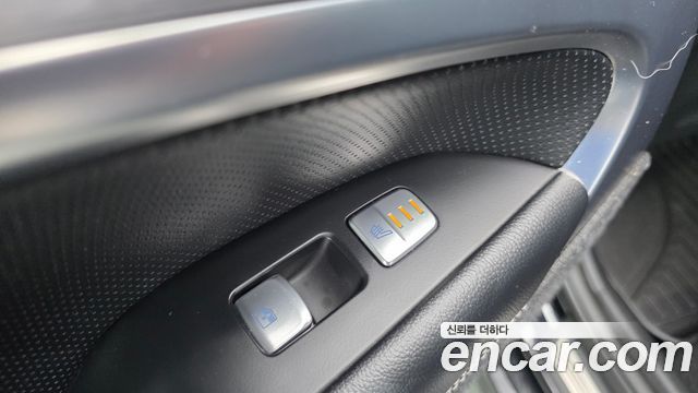 Genesis G70 2020 — photo 18