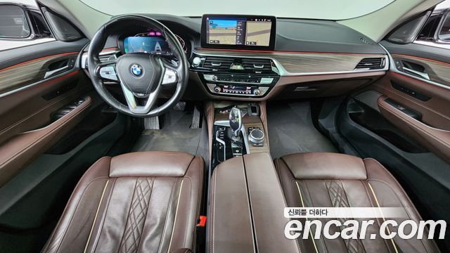BMW Gran Turismo 2022 — photo 10
