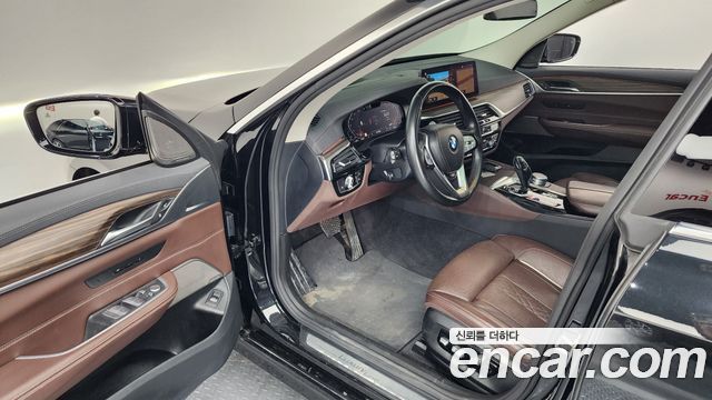 BMW Gran Turismo 2022 — photo 13