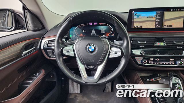 BMW Gran Turismo 2022 — photo 19