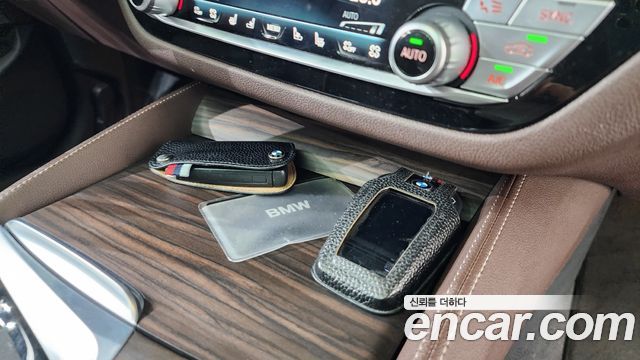 BMW Gran Turismo 2022 — photo 21