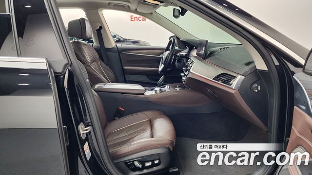 BMW Gran Turismo 2022 — photo 16