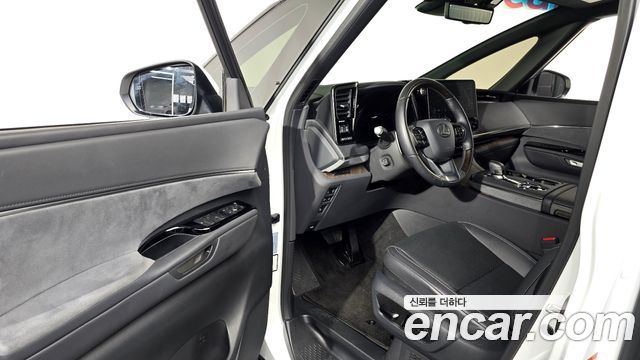 Lexus LM 2025 — photo 10
