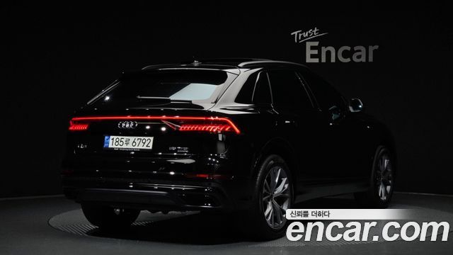 Audi Q8 2022 — photo 2