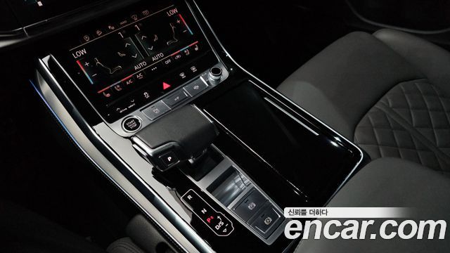 Audi Q8 2022 — photo 9