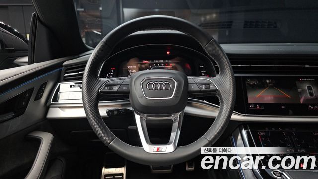 Audi Q8 2022 — photo 13