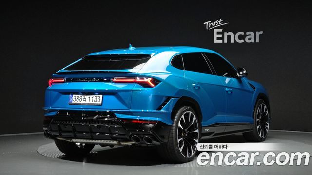Lamborghini Urus 2024 — photo 2