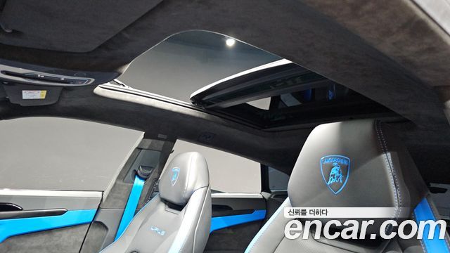 Lamborghini Urus 2024 — photo 18