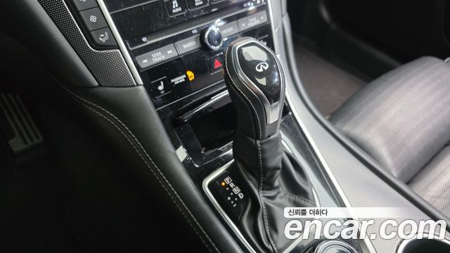 Infiniti Q50 2018 — photo 9