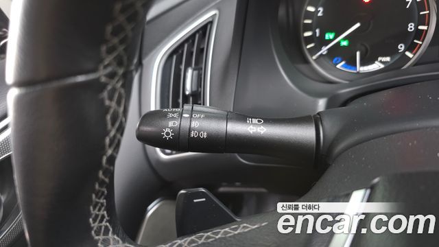 Infiniti Q50 2018 — photo 16