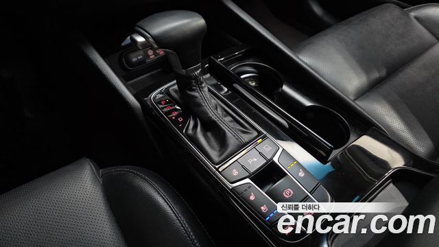 Kia K7 2016 — photo 9