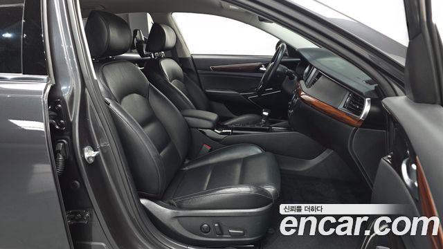Kia K7 2016 — photo 11