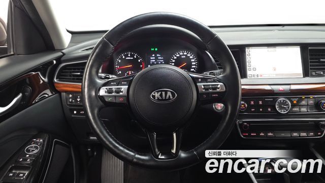 Kia K7 2016 — photo 13