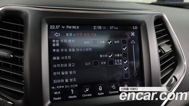 Jeep Cherokee 2019 — photo 22