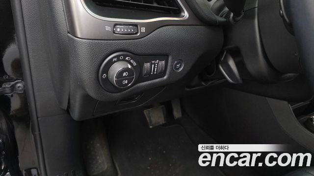 Jeep Cherokee 2019 — photo 24