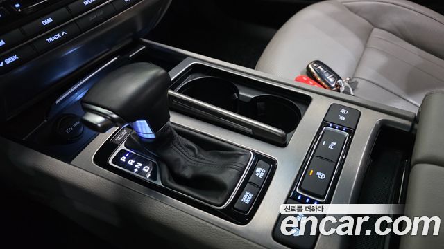 Hyundai Genesis 2016 — photo 12