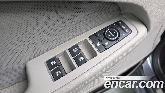 Hyundai Genesis 2016 — photo 18