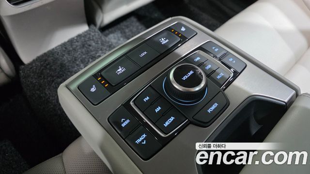 Hyundai Genesis 2016 — photo 26