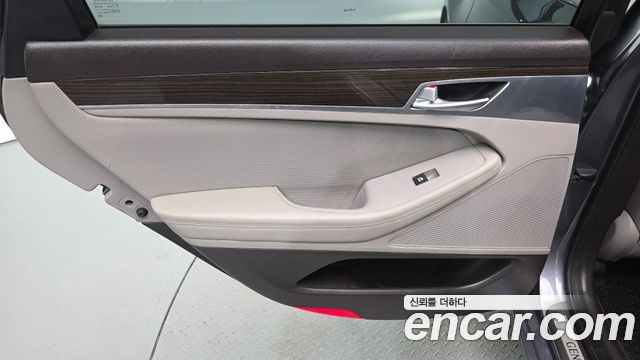 Hyundai Genesis 2016 — photo 15
