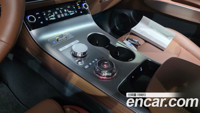 Genesis GV70 2025 — photo 12