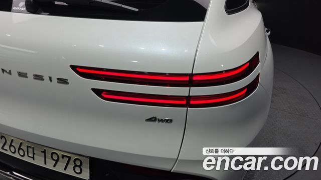 Genesis GV70 2025 — photo 9
