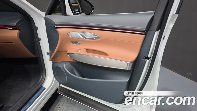 Genesis GV70 2025 — photo 14