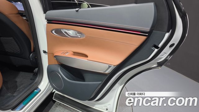 Genesis GV70 2025 — photo 15