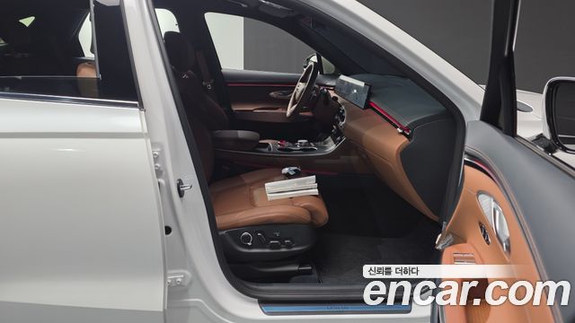 Genesis GV70 2025 — photo 16