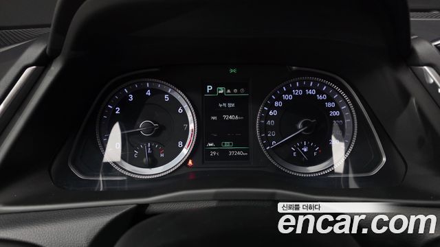 Hyundai Sonata 2022 — photo 11