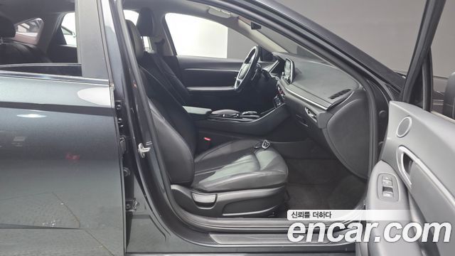 Hyundai Sonata 2022 — photo 16