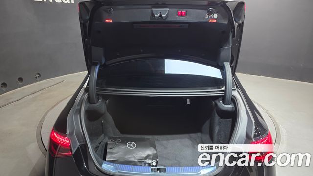 Mercedes-Benz S-Class 2026 — photo 32