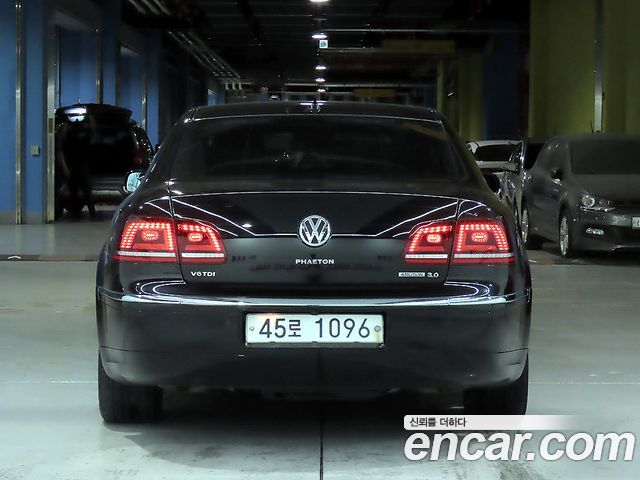 Volkswagen Phaeton 2013 — photo 4